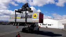 Transport ferroviaire à Mâcon :  le chargement d'un container