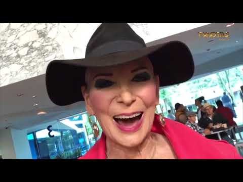 Felicia celebra con la revista TVNotas