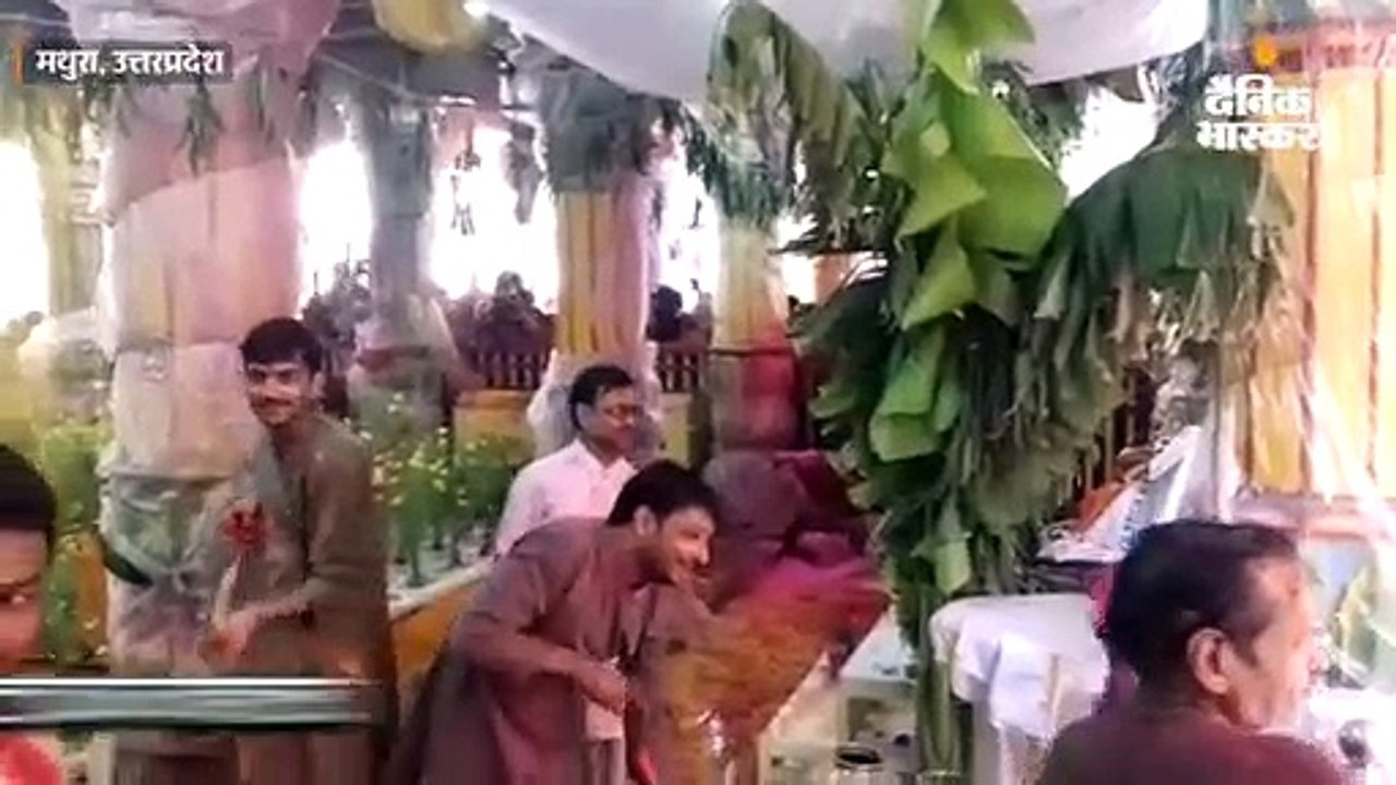 द्वारिकाधीश मंदिर में मनाया गया फूल फाग महोत्सव