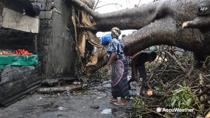 Mozambique officials say more than 90 percent of Beira may be destroyed after cyclone