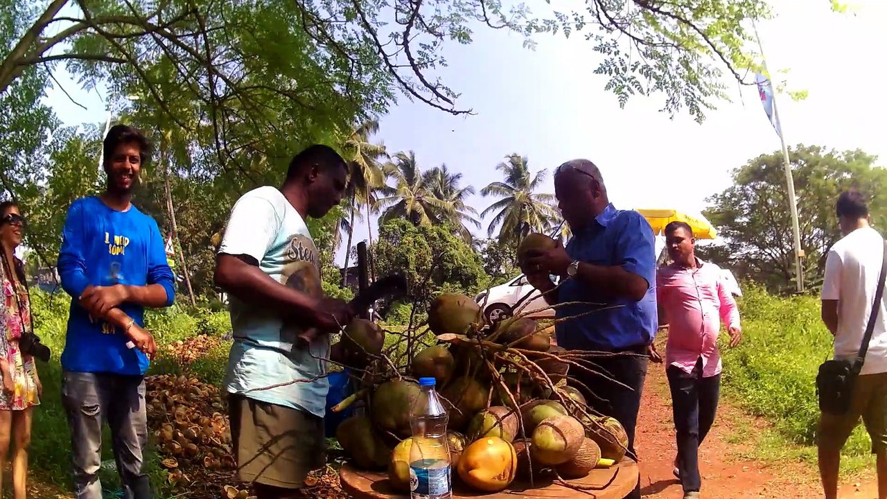 Goa Day 2 | Travel with me | Anjuna Beach | Calangute Beach |