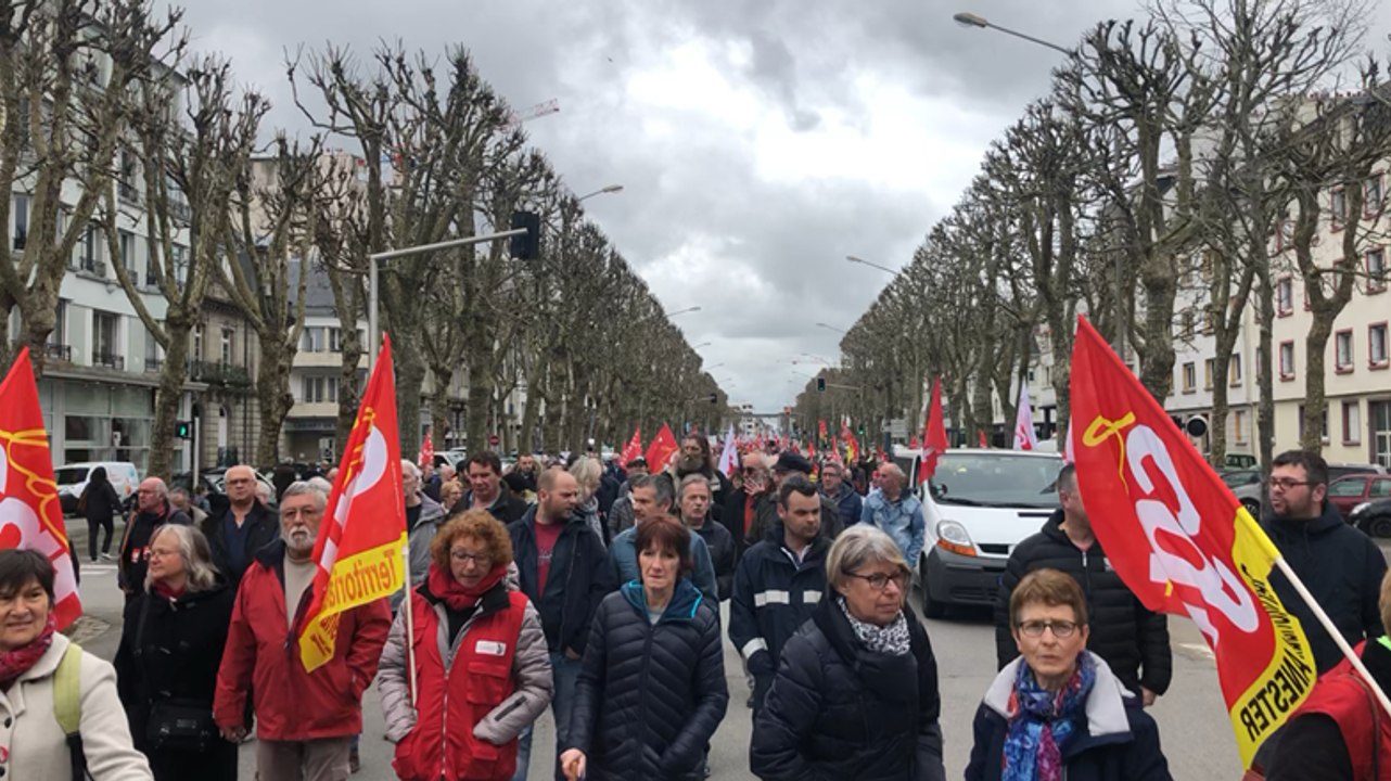 Services publics, justice sociale, près de 2000 dans les rues