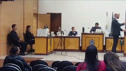 Acusado de esfaquear ex-namorada é julgado no Tribunal do Júri