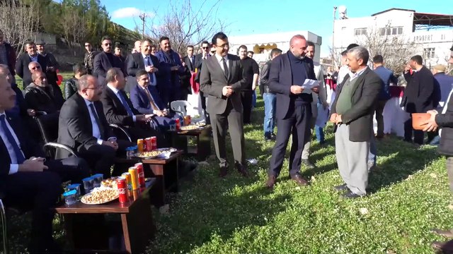 Siirtli genç çiftçilere küçükbaş hayvan ve fıstık fidanı dağıtımı - SİİRT