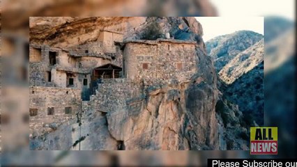 اونچے اور انتہائی دشوار گزار پہاڑوں کے درمیان 500 سال سے بسنے والا قبیلہ | Ary News Headlines