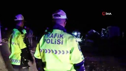 Kırşehir-Kırıkkale yolunda feci kaza: 3 ölü, 2 yaralı