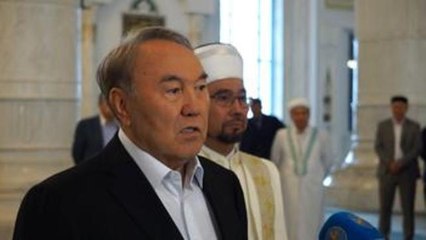 Dimite Nursultán Nazarbáyev, el patriarca de Asia Central