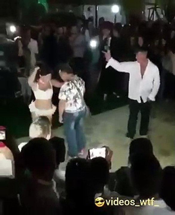 Il a été rattrapé par sa femme entrain de danser avec une autre et ça a mal tourné pour lui