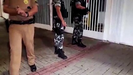 Cliente ouve barulho de furadeira em agência bancária e chama PM