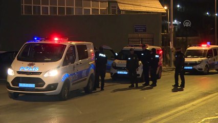 Polisten kaçan şüphelilerin otomobili takla attı - ANKARA