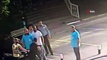 Hastane güvenliğine bıçakla saldıran adam kamerada