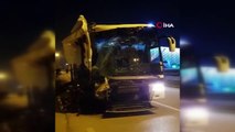 Alkollü otobüs şoförü çöp kamyonuna çarptı: 2 yaralı