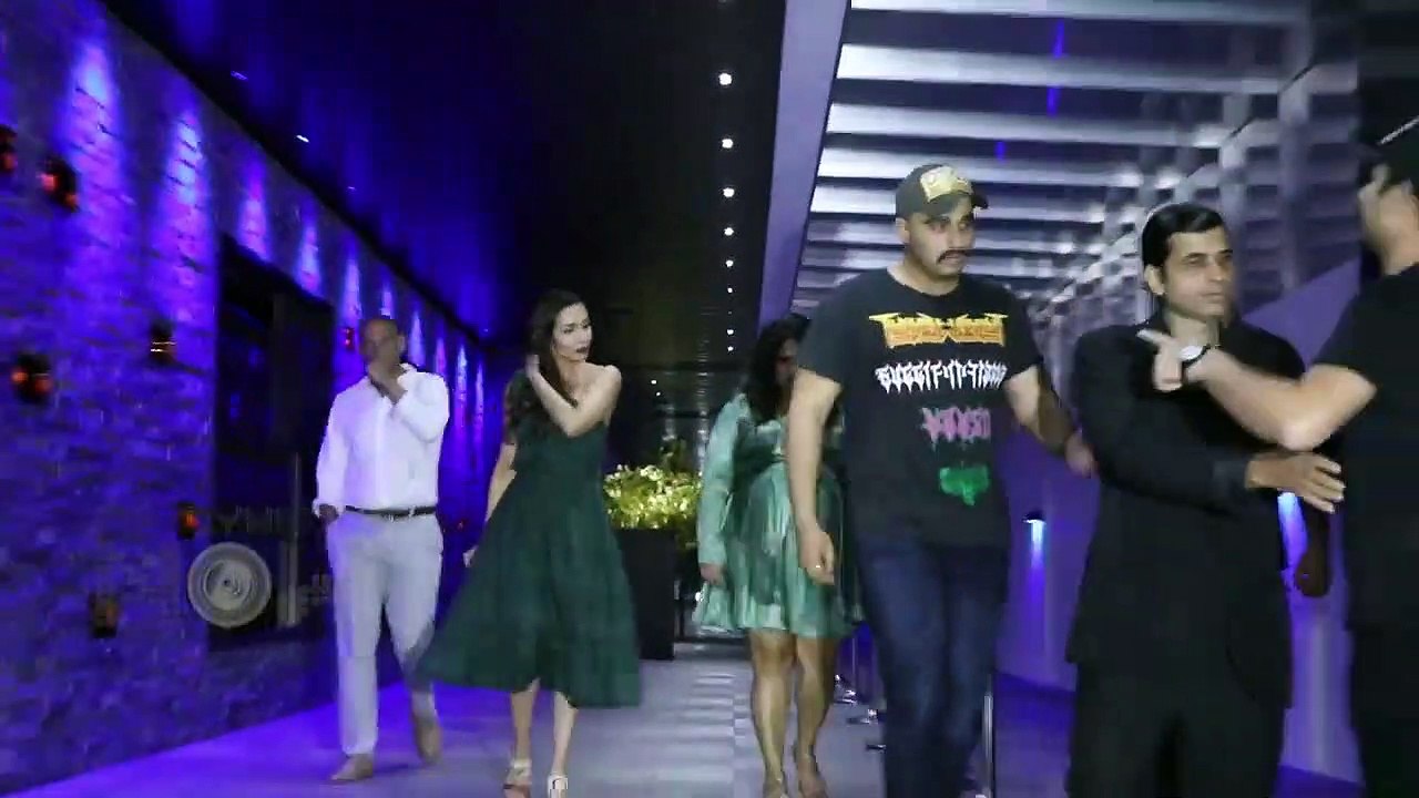 Arjun Kapoor SAFELY ESCORTS Malaika Arora In Her Car After A Dinner Date