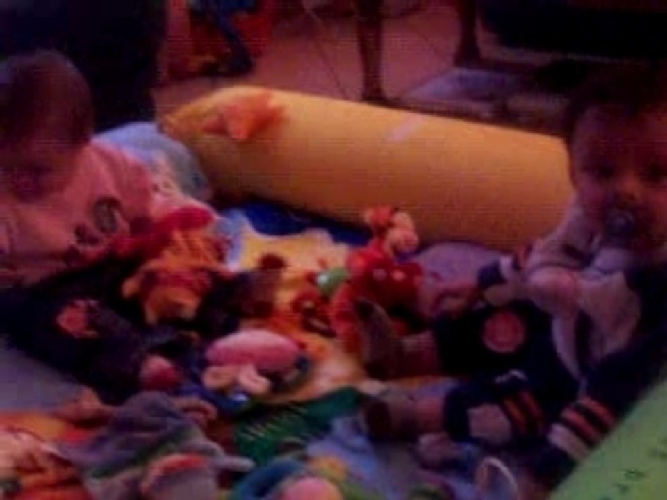 lea et quentin dans le parc