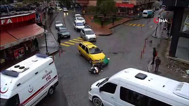 Kırmızı ışıkta yaya geçidinde bekleyen aileye böyle çarptılar... Rize'de trafik kazaları Mobese kameralarında