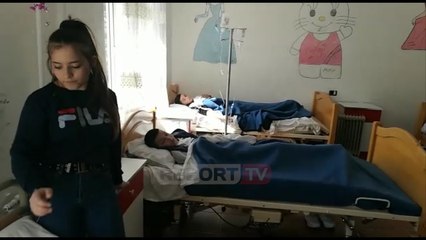 Report TV - Bulqizë, u helmuan në shkollë, nxënësit: Po bënim disa forma me sapun