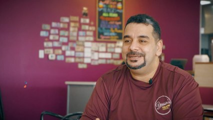 لاجئ سوري يفوز مطعمه بأروع مكان في أميركا