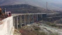 Report TV - Bie nga ura në Rrugën e Kombit në Kukës, gjen vdekjen punëtori 32-vjeçar