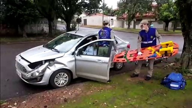 Duas pessoas se ferem em colisão de trânsito no S. Cristóvão