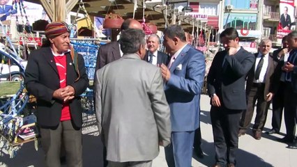 Hem belediye başkanlığına hem de muhtarlığa aday