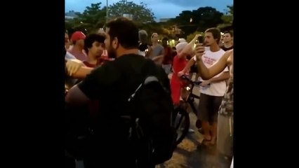 Estudantes da UFSC chamam Bolsonaro de miliciano