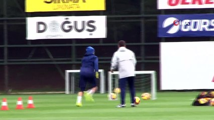 Benzia tek başına çalışıyor