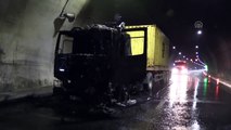 Sabuncubeli Tüneli, tır yangını nedeniyle tek yönlü trafiğe kapatıldı - MANİSA