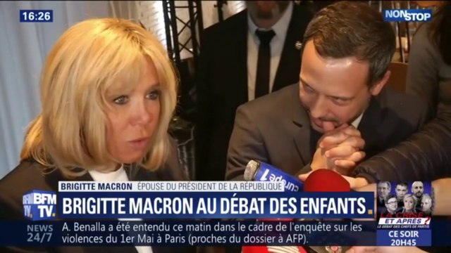 Gilets jaunes: Brigitte Macron veut faire passer un message de non-violence