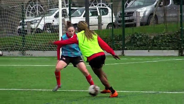 D1 Féminine : L'entraînement de ce matin en vidéo avec un clin d'oeil spécial pour les joueuses de Futsal