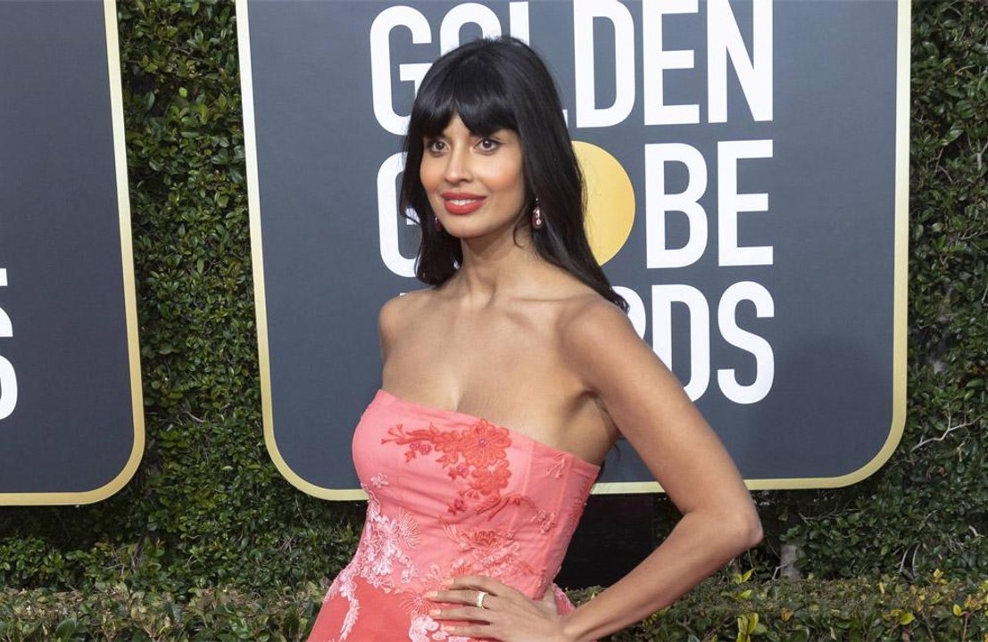 Jameela Jamil zerbrach eine Toilette