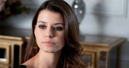 Beren Saat Fotoğrafıyla Takipçilerini Tedirgin Etti!