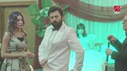 أغرب رقصة عريس يمكن أن تراها.. تيم حسن في عائلة الحاج نعمان