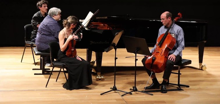 Tchaïkovsky Trio pour piano op. 50 Gilles Landini, piano. Luc Aeschlimann, violoncelle. Aurélie Matthey, violon.