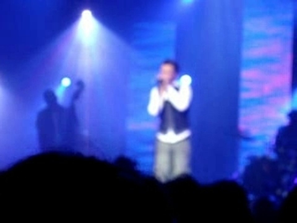 Christophe Maé, Ça fait mal. w9 Vip Live.