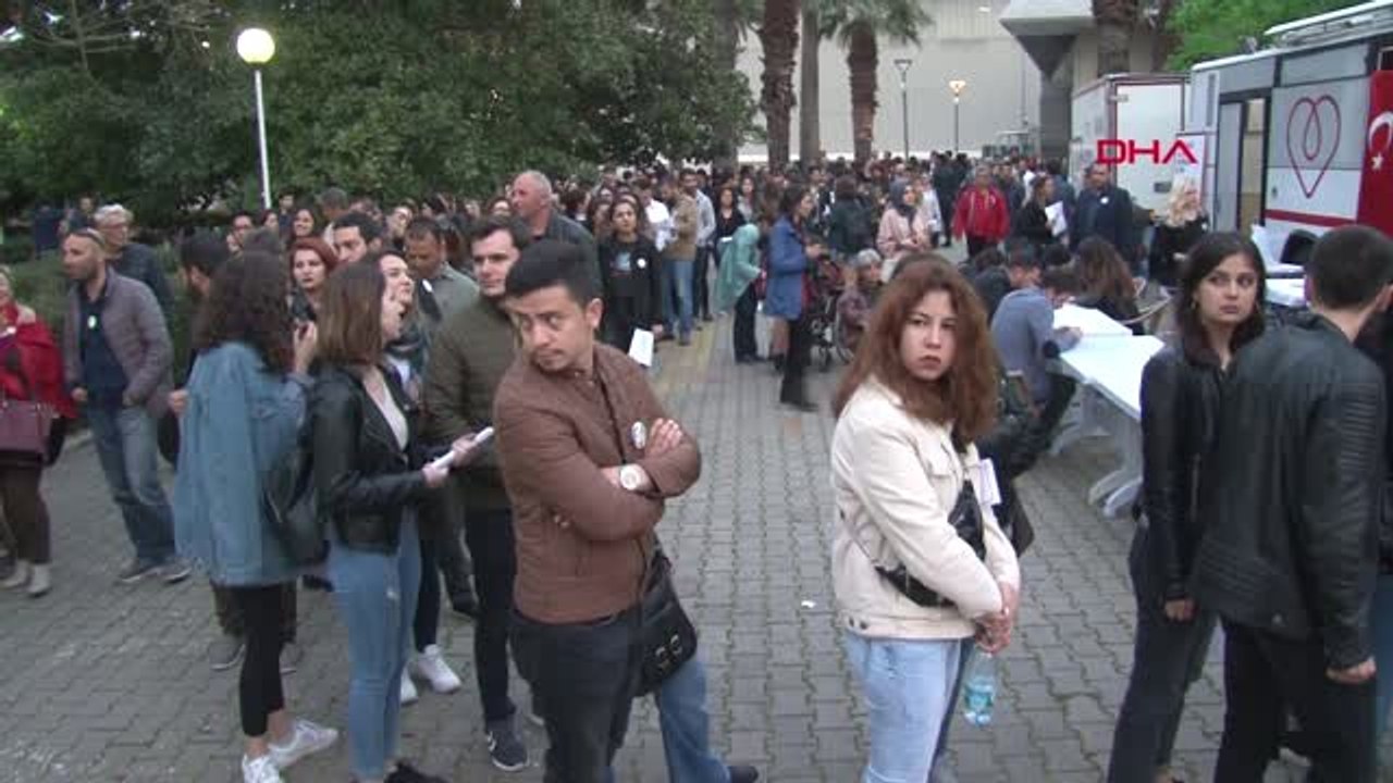 İzmir Haluk Levent, Şarkılarını, Öykü Arin ve Lösemi Hastaları İçin Seslendirdi