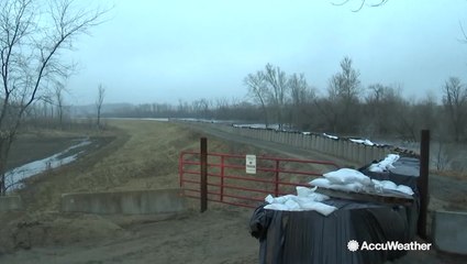 Farmers prepare ahead of swelling Missouri River