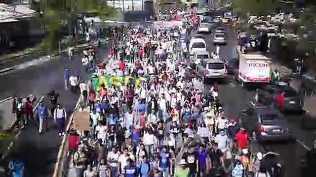 Salvadoreños denuncian intento de Congreso de privatizar agua