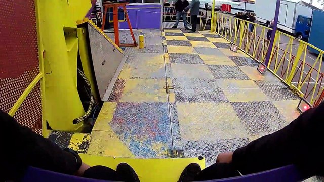 LOOPING Le Macumba (Onride)(2) - Fête Foraine Bellac 2017