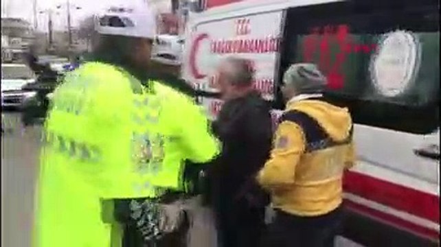 İstanbul'da halk otobüsü kaza yaptı; yaralılar var