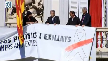 Quim Torra se ríe de la JEC y sólo cambia el color del lazo de la Generalidad