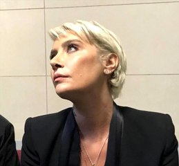 Şarkıcı Sıla, Yeni İmajıyla Dikkat Çekti