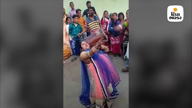 લગ્નમાં ડાન્સ કરવામાં આ યુવતીને કોઈ ન પહોંચે, ઢોલના તાલે કર્યો એવો ડાન્સ કે સૌ જોતાં રહી ગયા