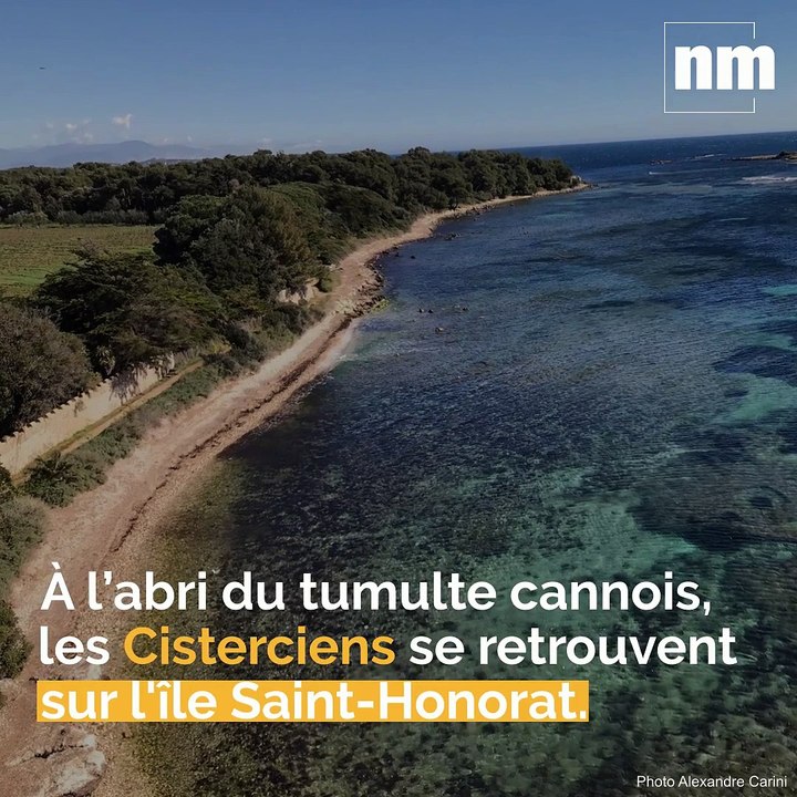 Découvrez comment se passe une journée à l'abbaye de Lérins sur l'île Saint-Honorat