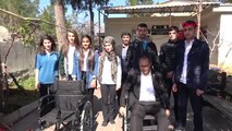 Şanlıurfa Liseliler Farkındalık İçin Tekerlekli Sandalye ve Bastonla Gezdi