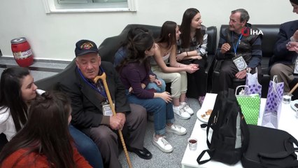 Yaşlılar üniversiteli oldu, sınıfları doldurdu