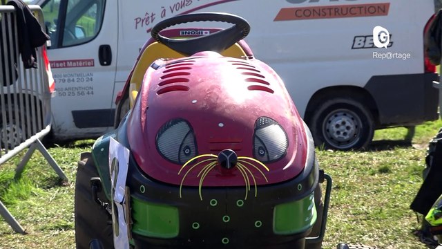 Reportage - Avez vous déjà vu une course de tracteurs tondeuses ?