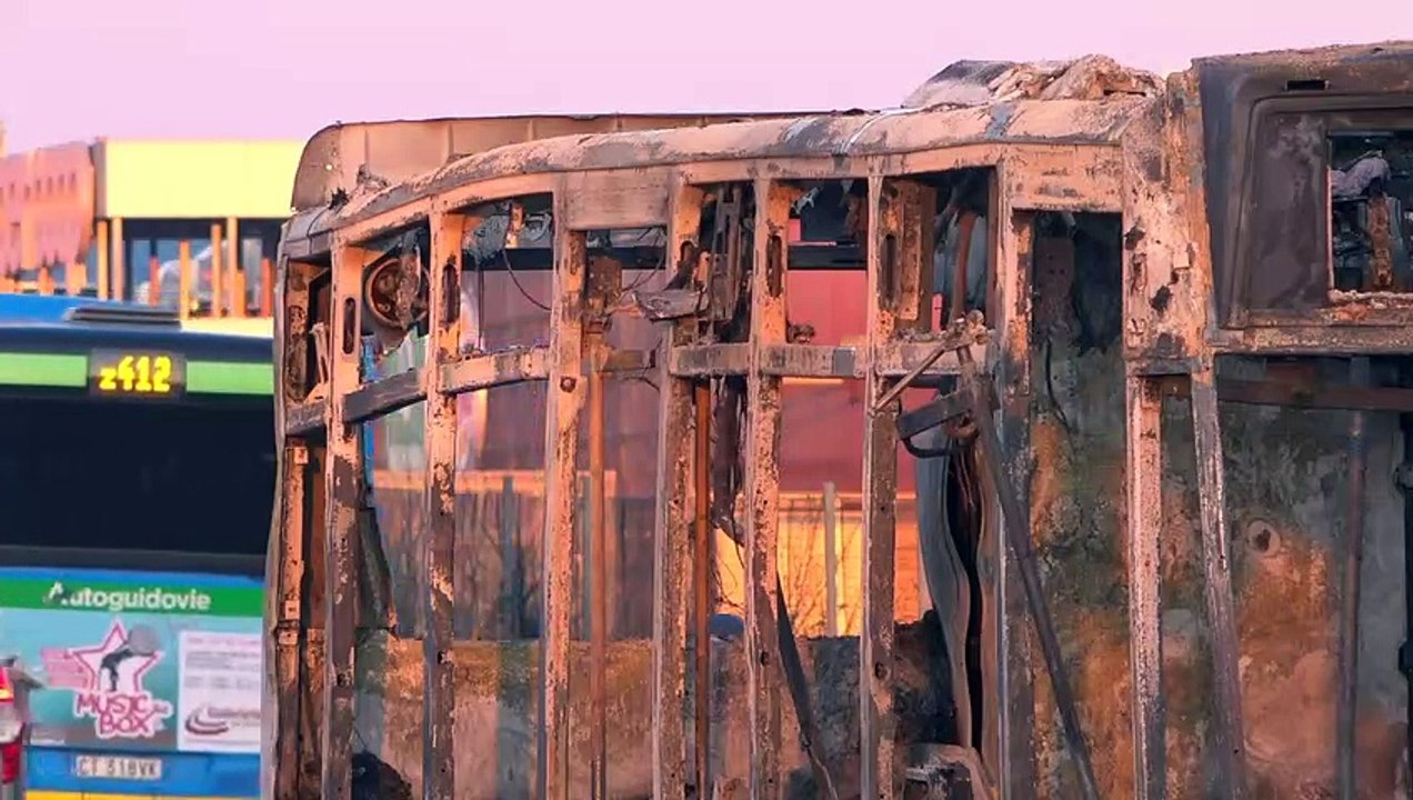 Polizei rettet Schüler aus Gewalt ihres Busfahrers