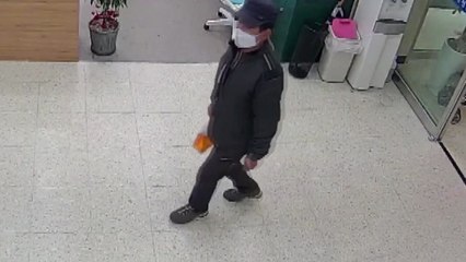 [영상] 천안에 나타난 '마스크 쓴 천사' / YTN