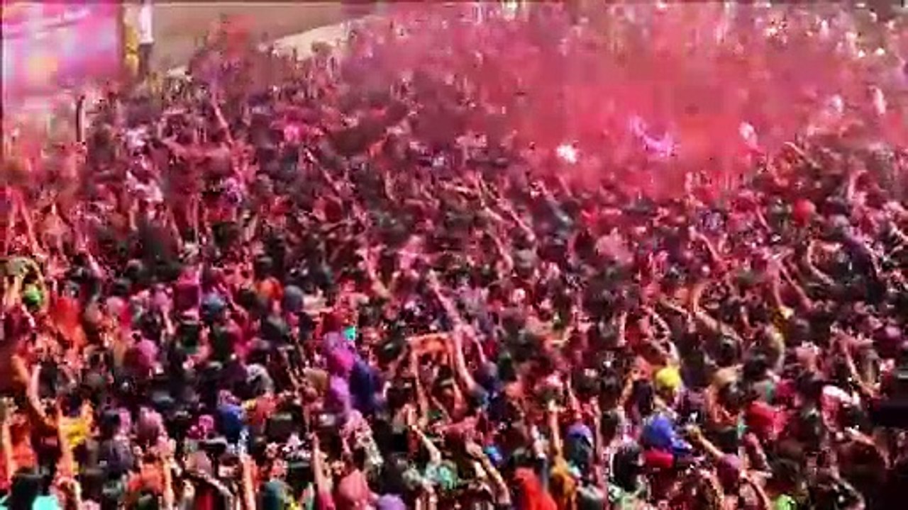 En Inde, on célèbre Holi, le "festival des couleurs"