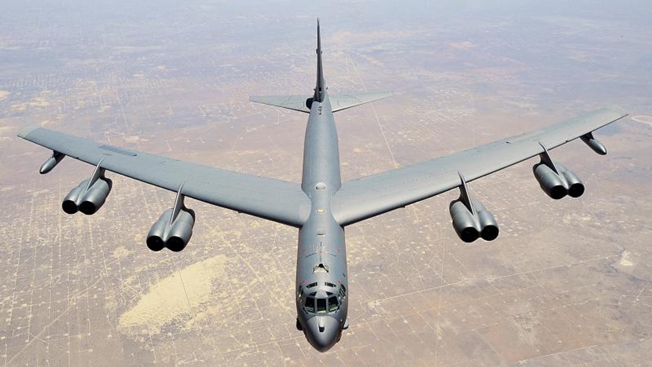 SU-27 russi "allontanano" due B-52 Usa dal Mar Baltico